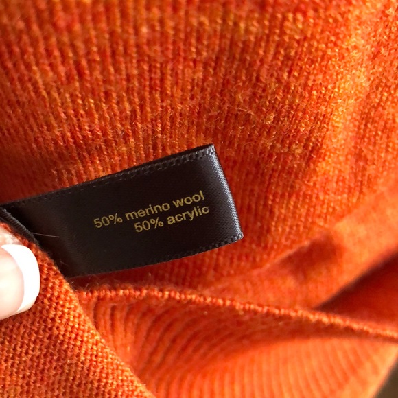 Orange 3/4 sleeve sweater - Picture 3 of 3